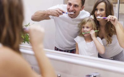 Tannbørste-triksene som redder smil: Mester tannpleien hjemme